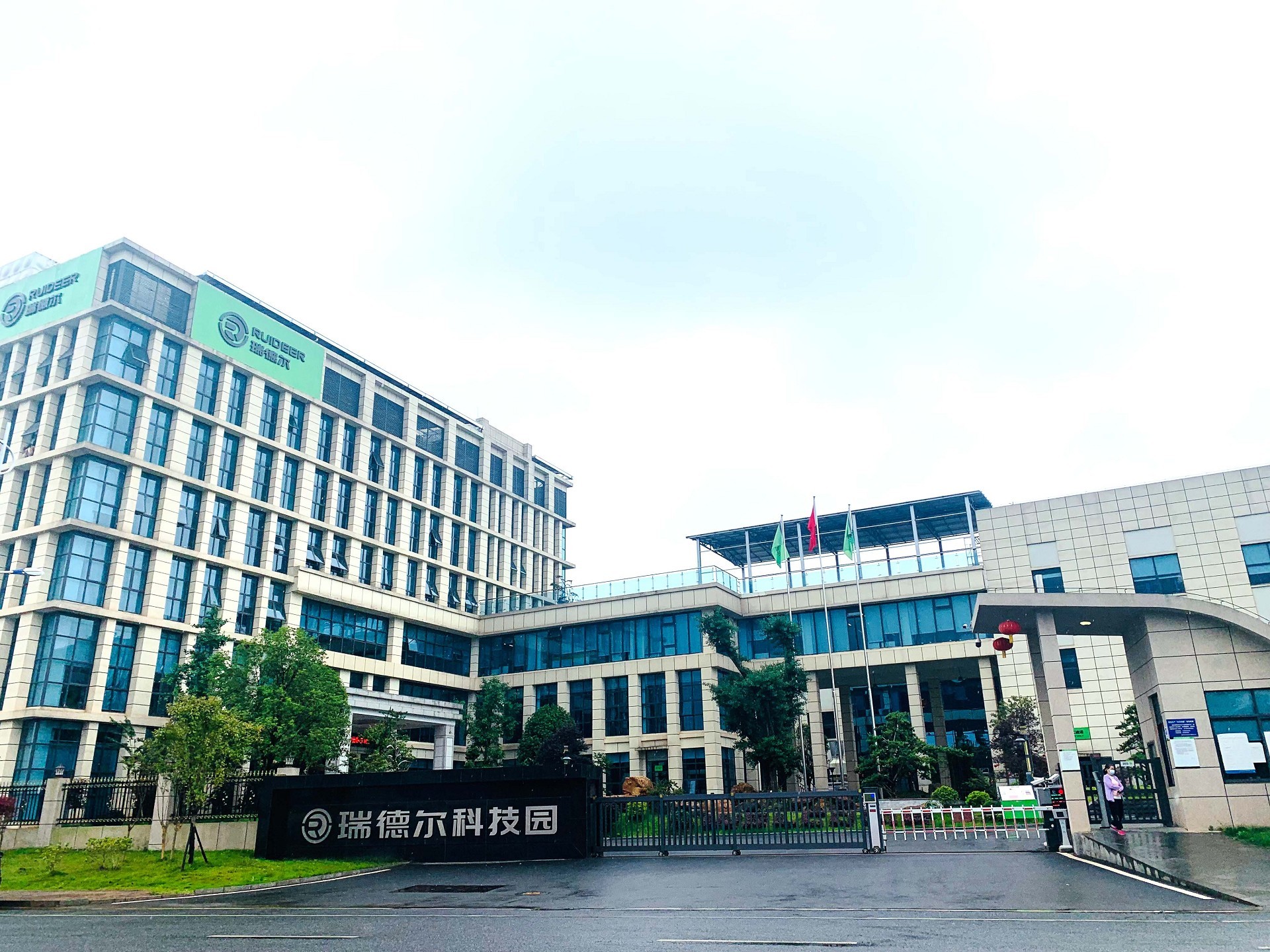 湖北AG电投厅绿色能源有限公司